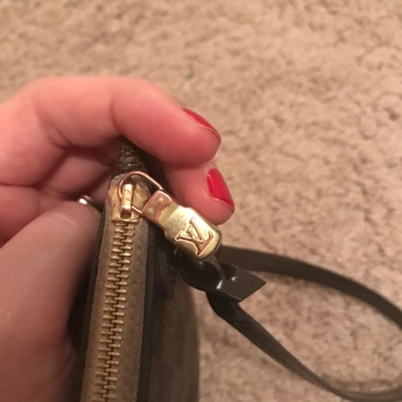 Louis Vuitton Pouch Wristlet Damier Ebene - Picture 3 of 8